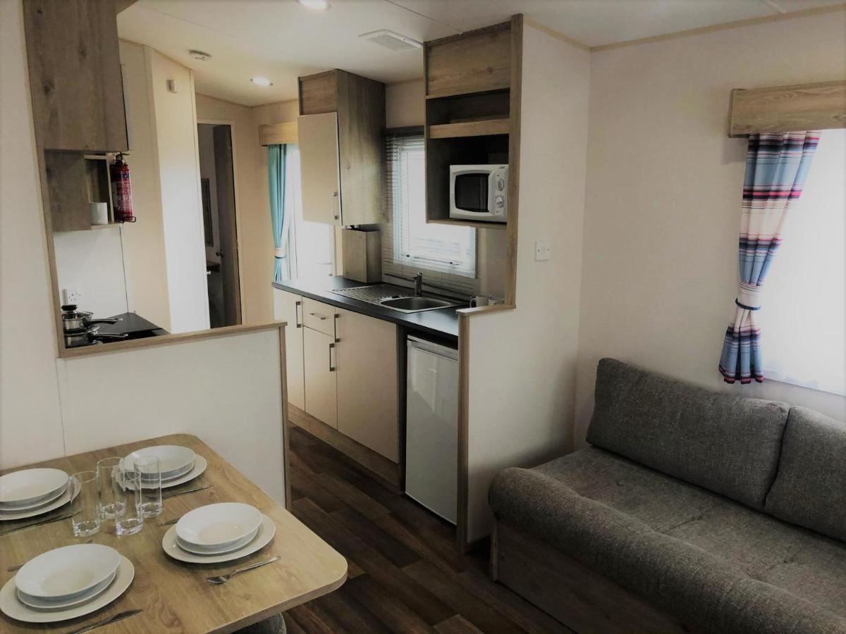 Ash Standard Holiday Home Чапел-Сент-Леонардс Экстерьер фото