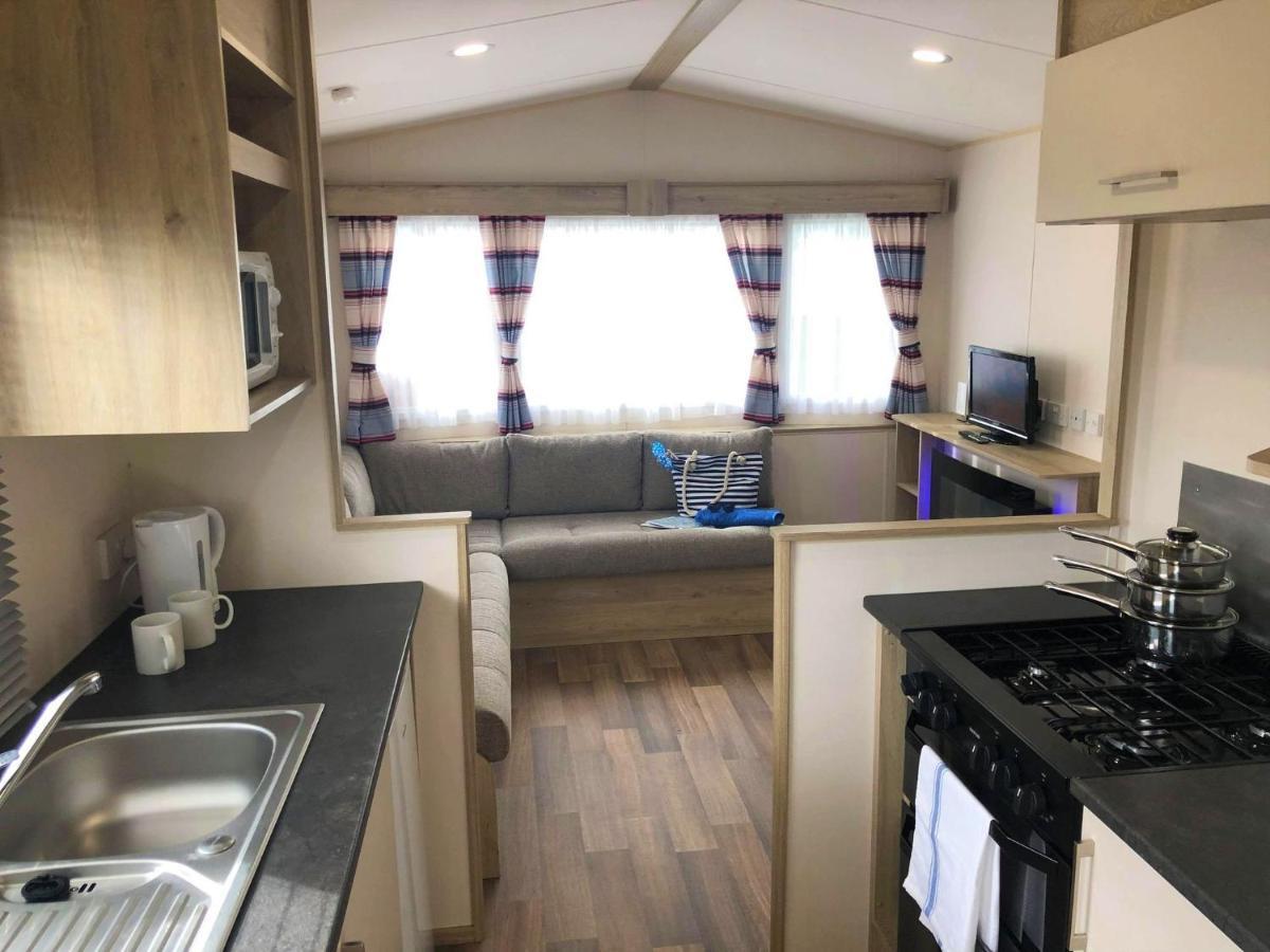 Ash Standard Holiday Home Чапел-Сент-Леонардс Экстерьер фото